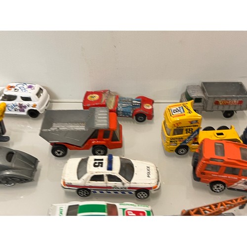 397 - Collection of diesast toys, matchbox, hot wheels etc.

This lot is avaialble for in house shipping.