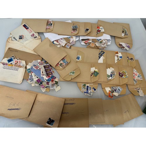 8 - Philately, collection of loose Stamps.

This lot is available for in-house shipping