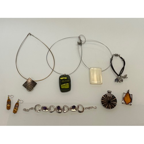 5 - A collection of contemporary jewellery some items are unmarked.

This lot is available for in-house ... 