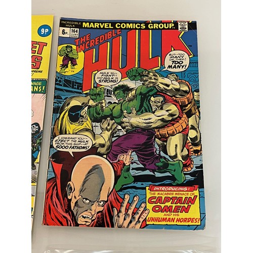 124 - Marvel and DC superhero comics, part of a large collection, Hulk abnd Sub Mariner.

This lot is avai... 