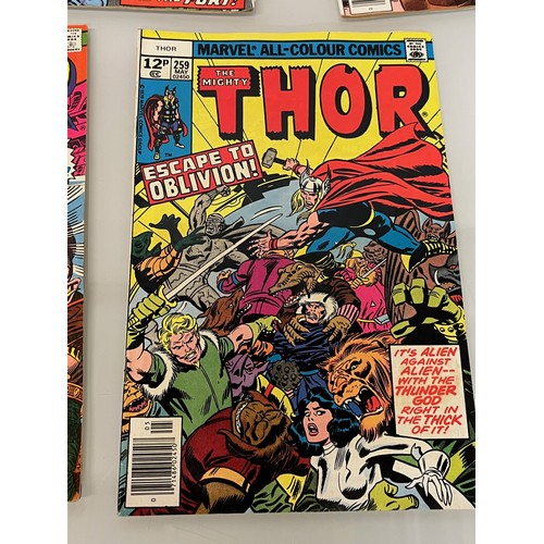 166 - Marvel and DC superhero comics, part of a large collection, Thor.

This lot is available for in-hous... 