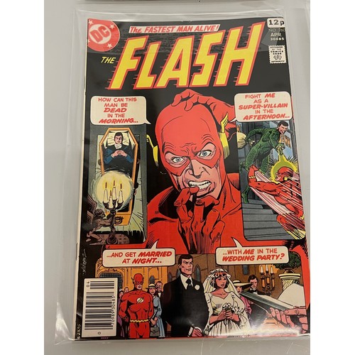 168 - Marvel and DC superhero comics, part of a large collection, Flash.

This lot is available for in-hou... 