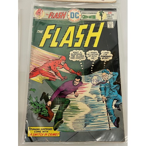 168 - Marvel and DC superhero comics, part of a large collection, Flash.

This lot is available for in-hou... 