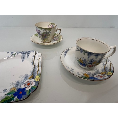 203 - Art Deco tea wares a trio and a cup and saucer.


This lot is available for in-house packing and shi... 