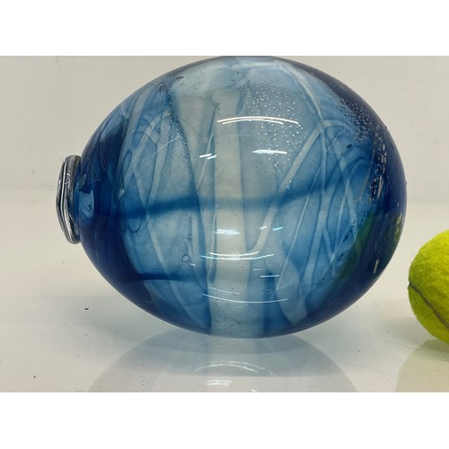 204 - A large, coloured glass decorative hand blown ornament. 19 cm long.

This lot is available for in-ho... 