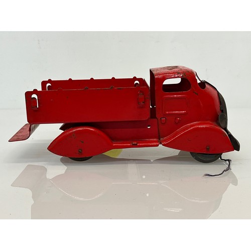 206 - Tin plate toys, an art deco streamlined truck, 27 cm long.


This lot is available for in-house pack... 