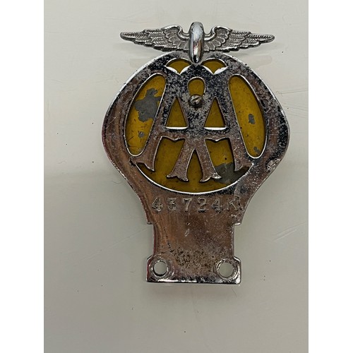 215 - Automobilia, three motor car grill badges for AA members.


This lot is available for in-house packi... 