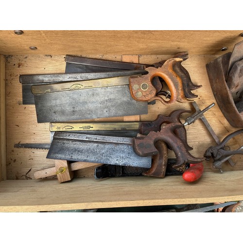 257 - Carpentry tools from a large collection of woodworking and mechanical engineering tools, a mixed col... 