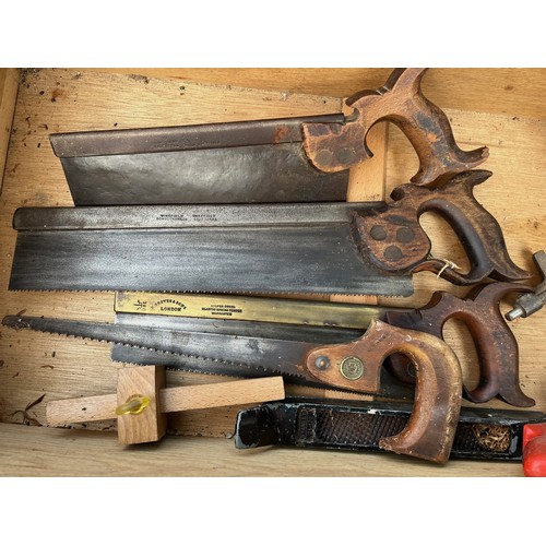 257 - Carpentry tools from a large collection of woodworking and mechanical engineering tools, a mixed col... 