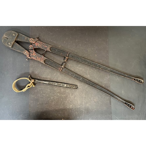 260 - Tools, large set of bolt croppers and a strap wrench, croppers are 43 inches long.

This lot is avai... 