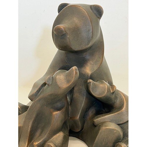 482 - North American pottery sculpture of a bear with two cubs, 25 cm high x 30 cm wide, and heavy.


This... 