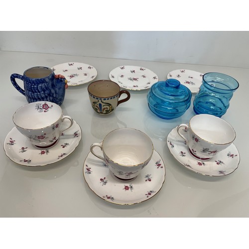 484 - Mixed lot, Shelley tea wares, blue glass pots etc.

This lot is available for in-house packing & shi... 