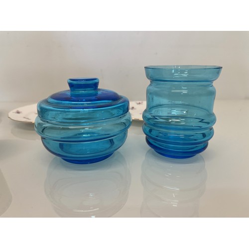 484 - Mixed lot, Shelley tea wares, blue glass pots etc.

This lot is available for in-house packing & shi... 