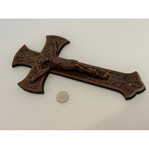 487 - Cast crucifix with Celtic decoration.

This lot is available for in-house packing & shipping