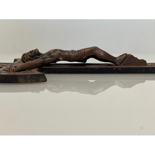 487 - Cast crucifix with Celtic decoration.

This lot is available for in-house packing & shipping