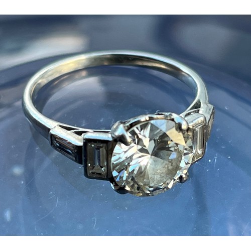 1 - Art Deco Diamond ring, 2.19 carat rectangular brilliant cut natural diamond flanked by four baguette... 