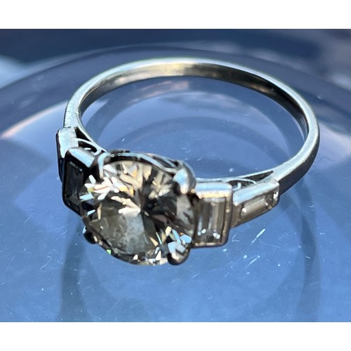 1 - Art Deco Diamond ring, 2.19 carat rectangular brilliant cut natural diamond flanked by four baguette... 