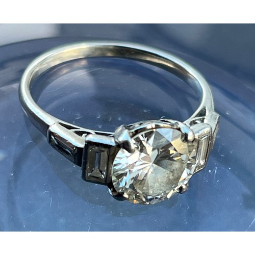 1 - Art Deco Diamond ring, 2.19 carat rectangular brilliant cut natural diamond flanked by four baguette... 