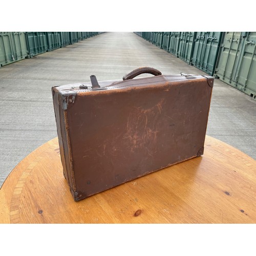 Vintage luggage, a small leather suitcase. 84 cm x 35 cm x 15cm. This ...