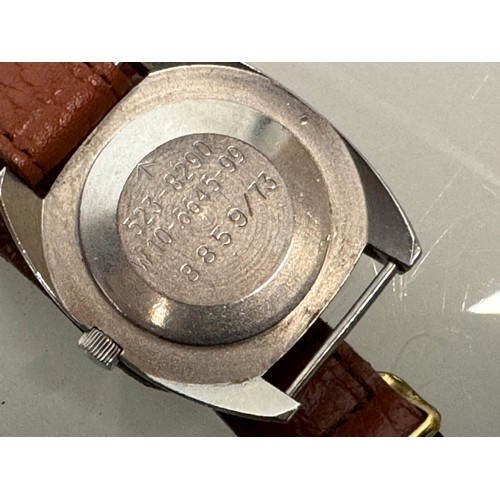 10 - A Gents military issue wristwatch by Hamilton.

This lot is available for in-house shipping