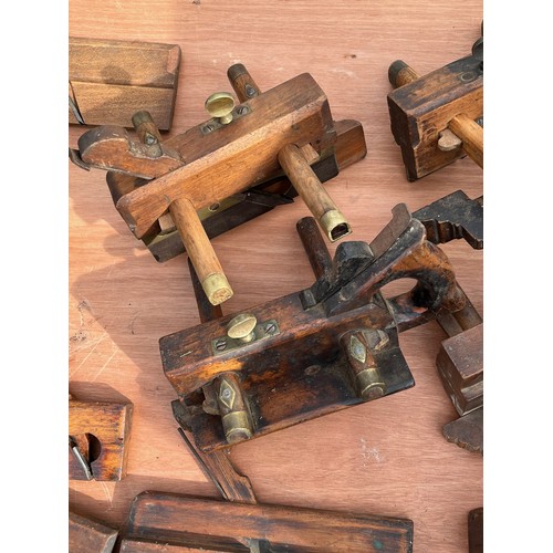 114 - Militaria, Tools, Woodworking, Carpentry, a large storage chest full of carpenters planes. Chest is ... 