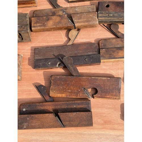 114 - Militaria, Tools, Woodworking, Carpentry, a large storage chest full of carpenters planes. Chest is ... 