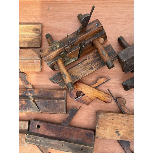 114 - Militaria, Tools, Woodworking, Carpentry, a large storage chest full of carpenters planes. Chest is ... 