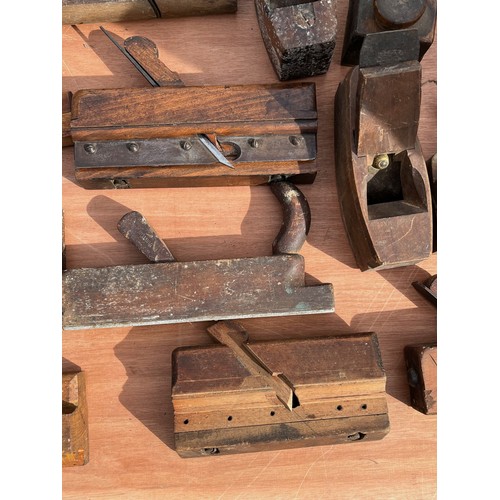 114 - Militaria, Tools, Woodworking, Carpentry, a large storage chest full of carpenters planes. Chest is ... 