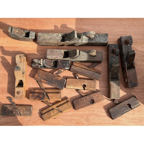 114 - Militaria, Tools, Woodworking, Carpentry, a large storage chest full of carpenters planes. Chest is ... 