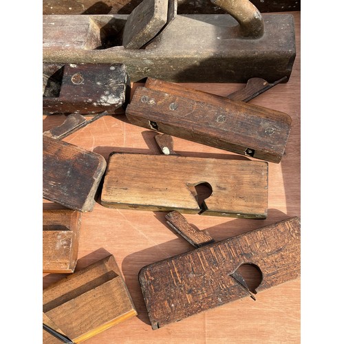 114 - Militaria, Tools, Woodworking, Carpentry, a large storage chest full of carpenters planes. Chest is ... 