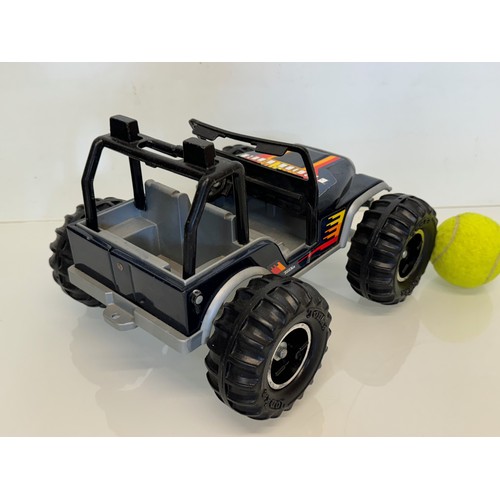 144 - Toys, a large Tonka Jeep 28 cm long.

This lot is available for in-house shipping