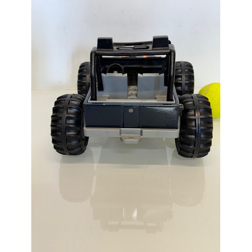 144 - Toys, a large Tonka Jeep 28 cm long.

This lot is available for in-house shipping