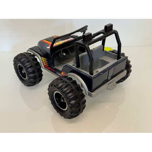 144 - Toys, a large Tonka Jeep 28 cm long.

This lot is available for in-house shipping