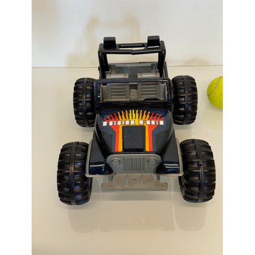 144 - Toys, a large Tonka Jeep 28 cm long.

This lot is available for in-house shipping