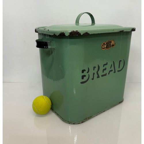 155 - Enamelled mid-century bread storage bin.

This lot is available for in-house shipping