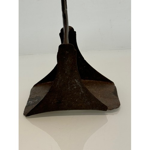 160 - Cast Iron Stirrup. 22 cm high

This lot is available for in-house shipping