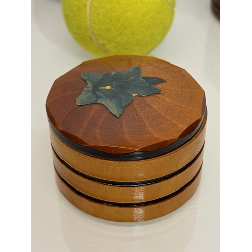 161 - Decorative treen storage pots, 8 in all.

This lot is available for in-house shipping