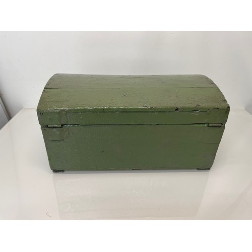 143 - Painted pine storage chest, 51 cm x 29 cm x 27 cm high.

This lot is available for in-house shipping