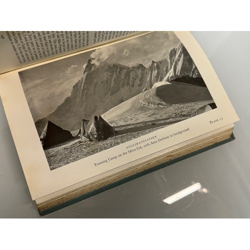 29 - Books, Climbing and mountaineering, Everest, The Alps, and The Alpine Club.

This lot is available f... 