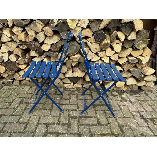 315 - Furniture, pair folding patio style chair. This is a pair of a group of New Old Stock pairs of chair... 