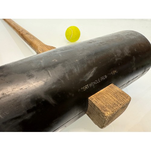 213 - Tools, a large rubber mallet for laying paving slabs.

This lot is available for in-house shipping