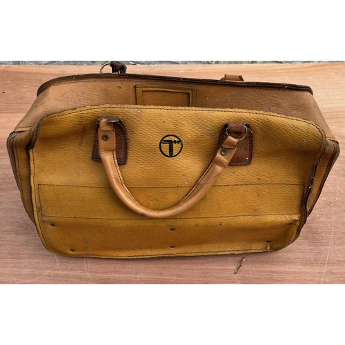 222 - Luggage, a BT works tool bag from the 1980’s and a briefcase.

This lot is available for in house sh... 