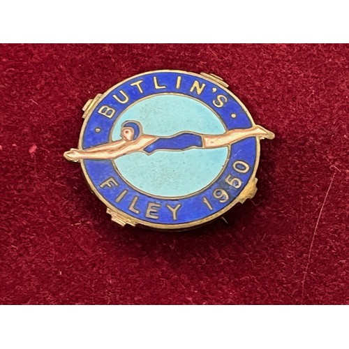 346 - A collection of enamel pin badges for Butlins holiday resorts 1940’s – 1960’s.

This lot is availabl... 