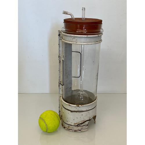 348 - Industrial, scientific glass, a measuring flask in a painted steel support.

This lot is available f... 