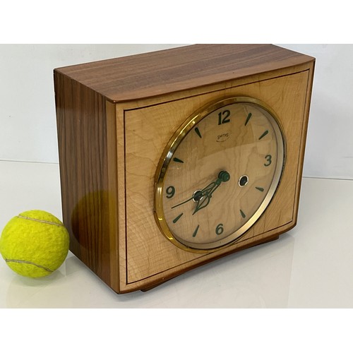 64 - Mid century Smiths mantle clock.

This lot is available for in-house shipping