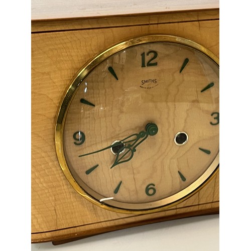 64 - Mid century Smiths mantle clock.

This lot is available for in-house shipping