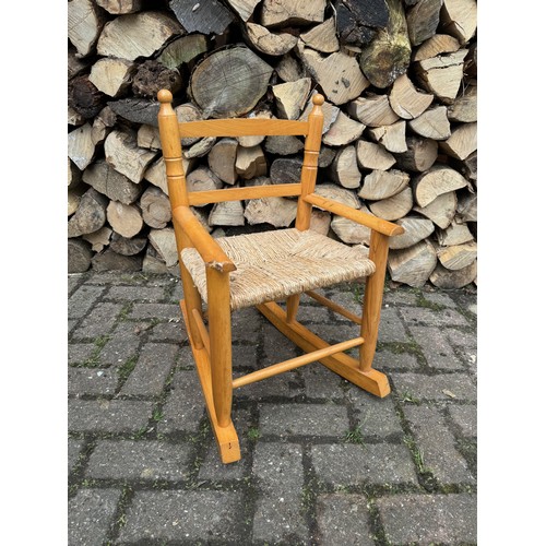 250 - Childs rocking chair.

This lot is available for in-house shipping