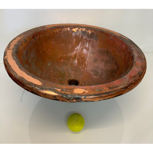 270 - Large copper sink,

This lot is collection only.