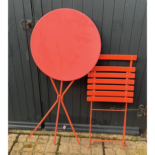 271 - Garden furniture, patio table and single chair all folds for easy storage.

This lot is available fo... 