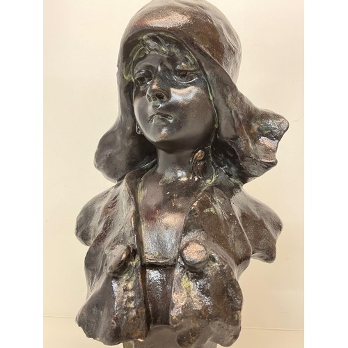 279 - Decorative Art Nouveau bust of a female, marked to the rear.

This lot is available for in-house shi... 